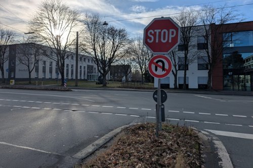 Kein U-Turn auf der Pallastraße